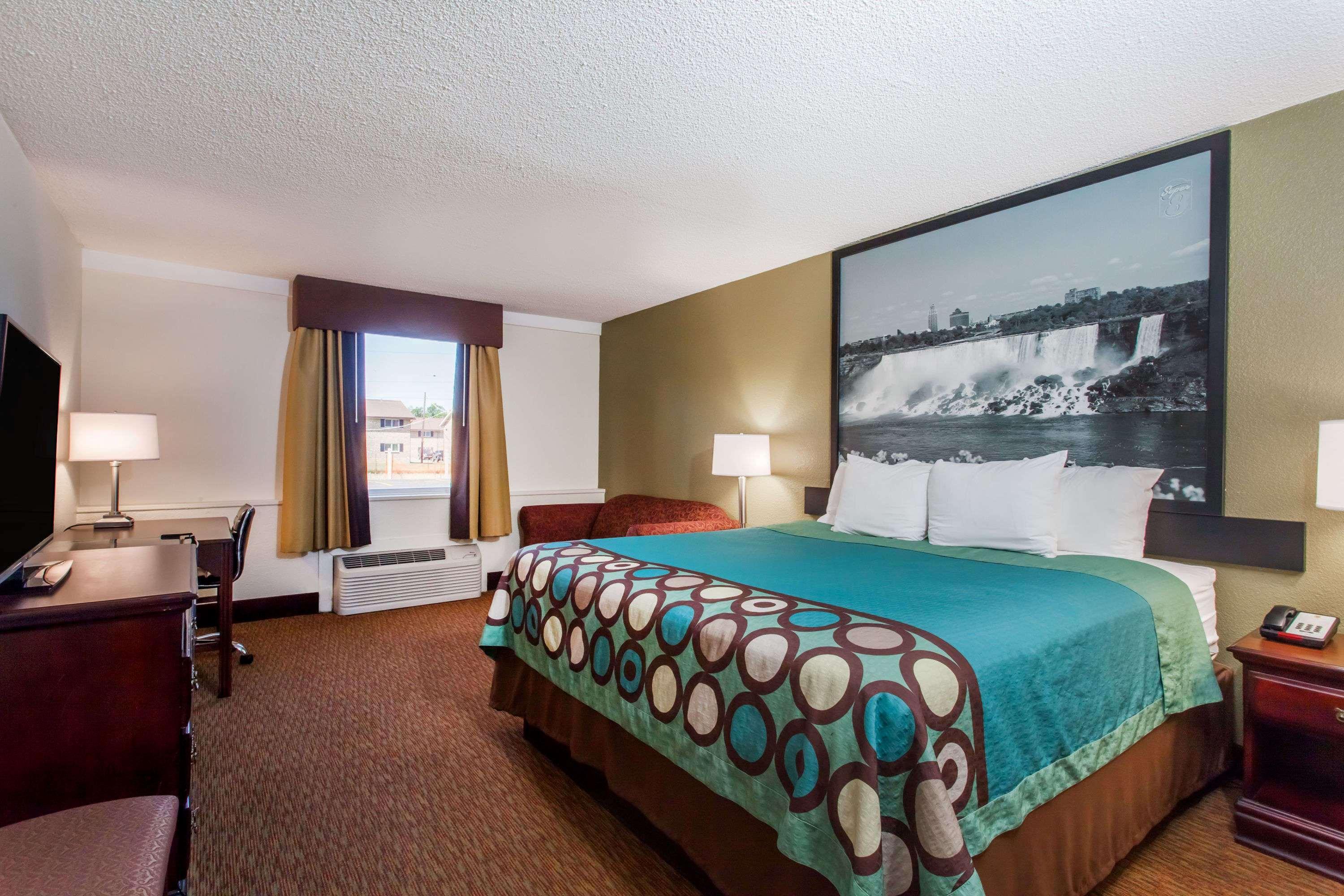 Superb Hotel 2*